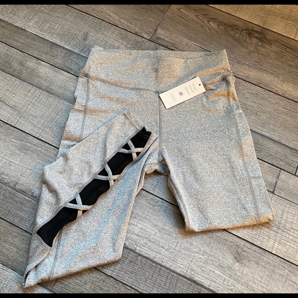 Pop fit leggings with pockets